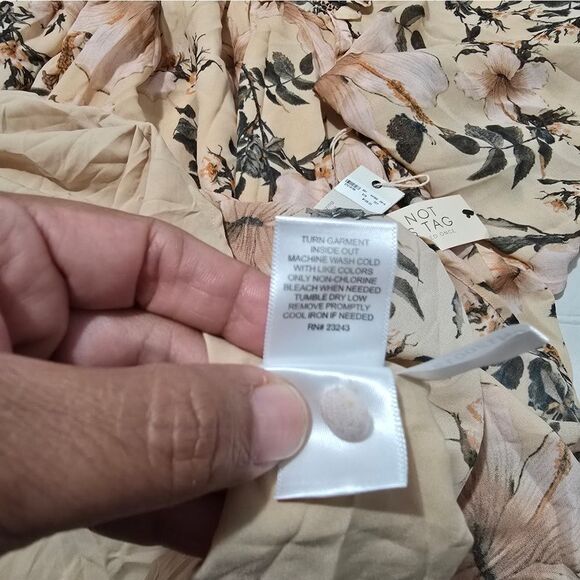 Happy X Nature Smocked Shift Dress Size Medium In Blush Floral Hibiscuos - Picture 3 of 10